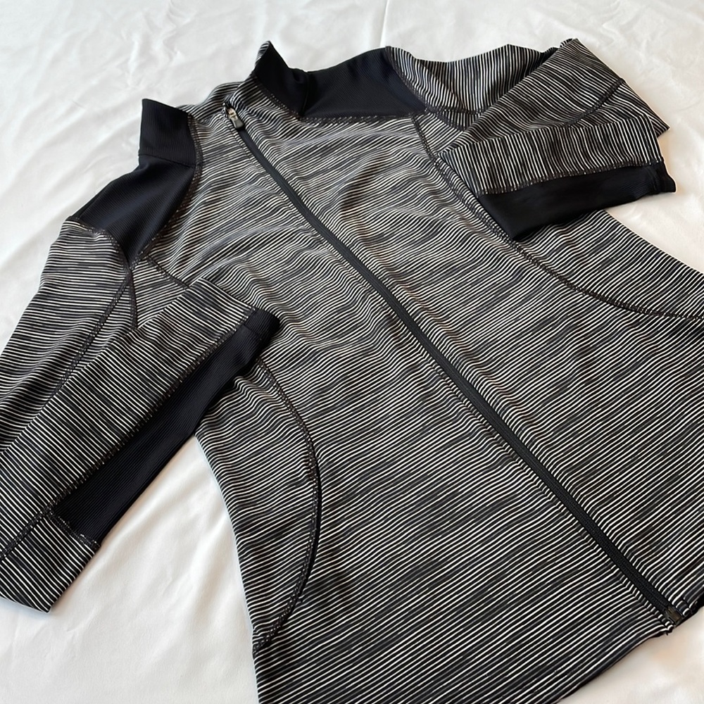 Tek Gear Define Jacket with Ribbed Details JLN!
